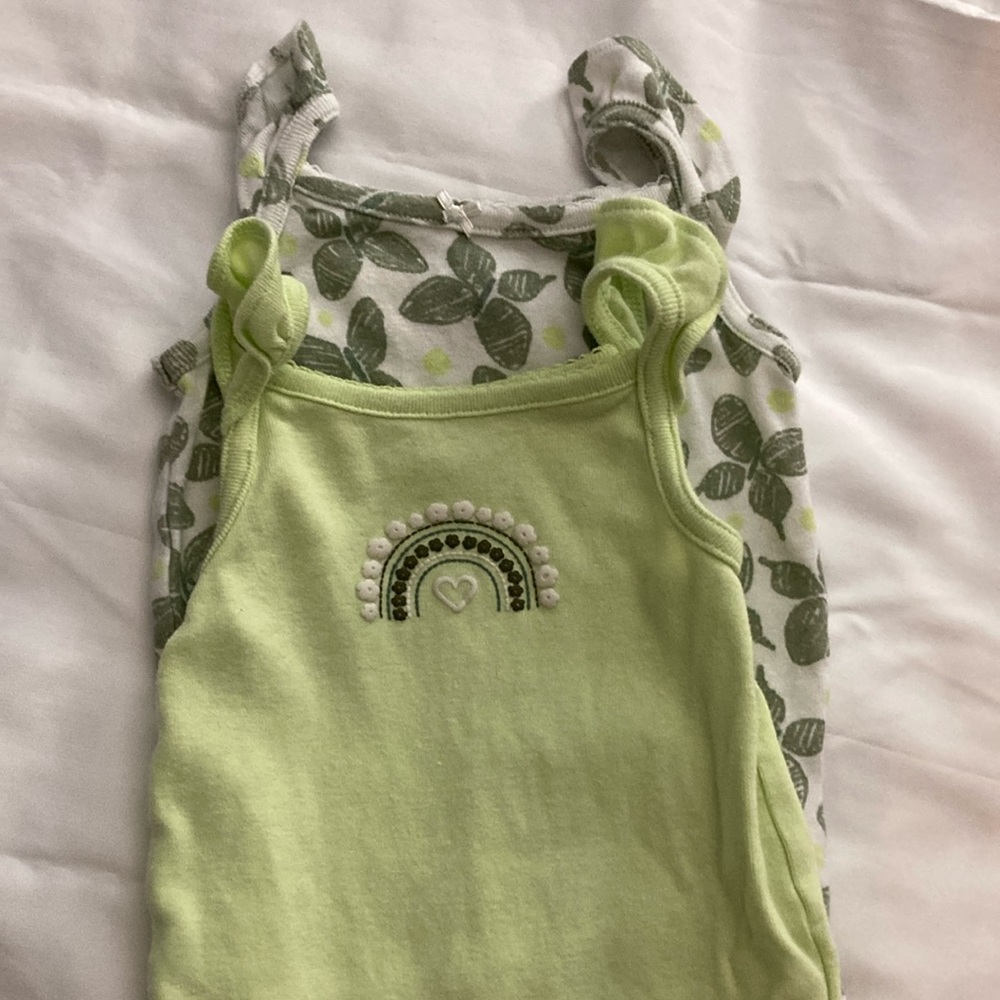 Baby Girls Tank Top Onesies. 9 Months. No damages or stains.